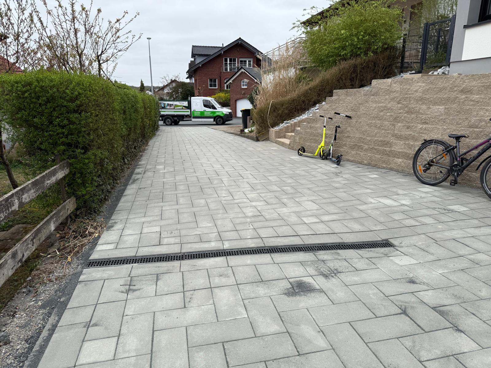 pflasterarbeit gartendesign grün